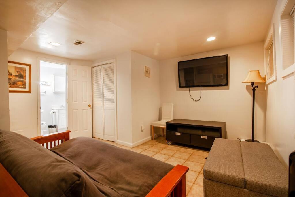 Relaxing, Spacious, Private, Walkable In Petworth! Washington Exterior photo